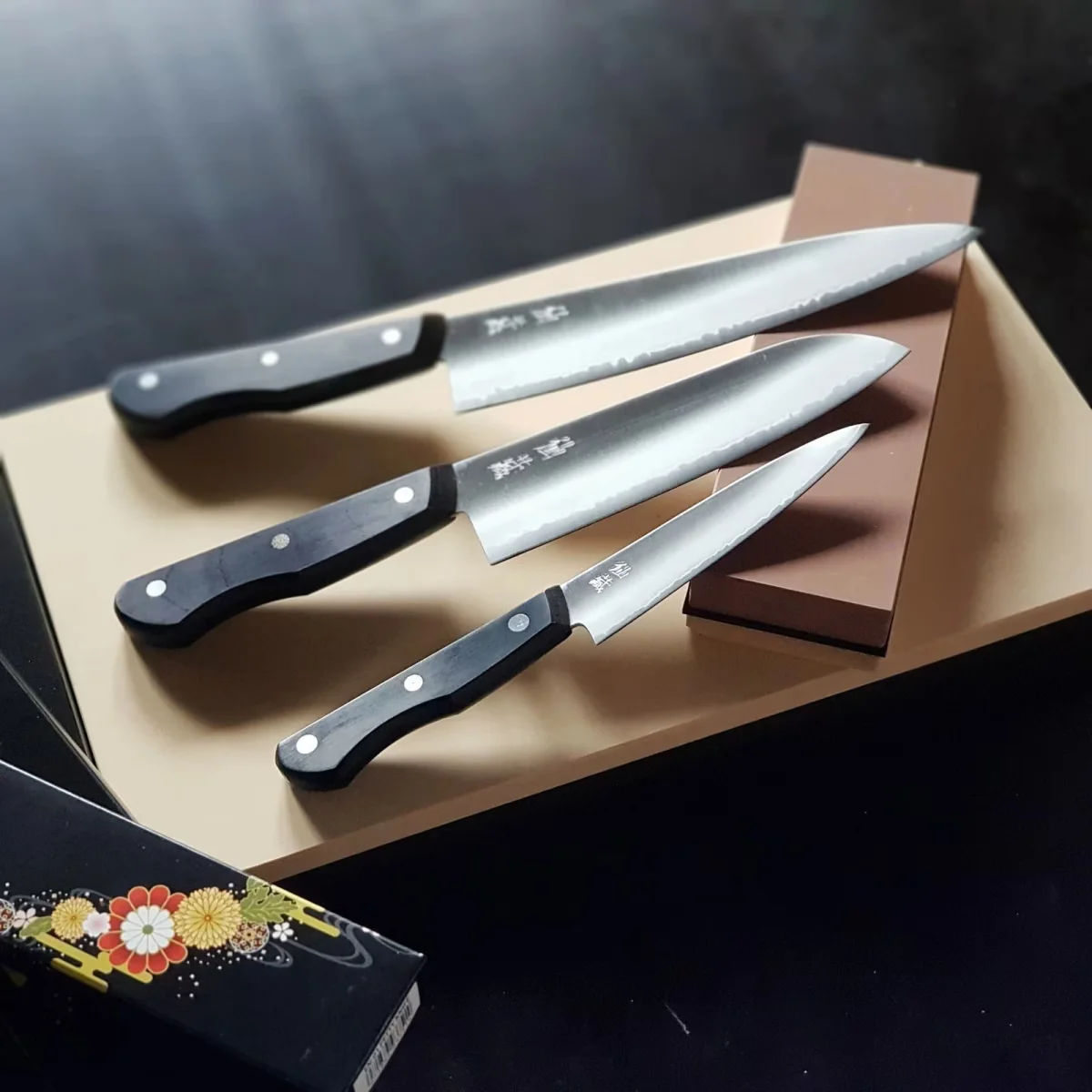 Suncraft SENZO ENTREE Nóż Santoku 16.7 cm [EN-02] — zdjęcie 5