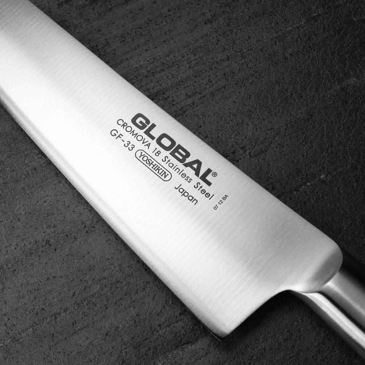 Profesjonalny Nóż Szefa Kuchni Global GF-33, 21 cm — zdjęcie 4