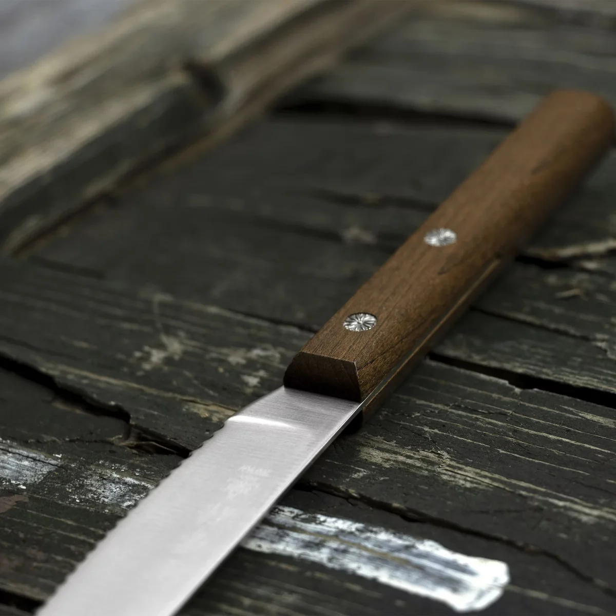 Kanetsune Seki AUS-8 Nóż kuchenny uniwersalny ząbkowany 11 cm — zdjęcie 7