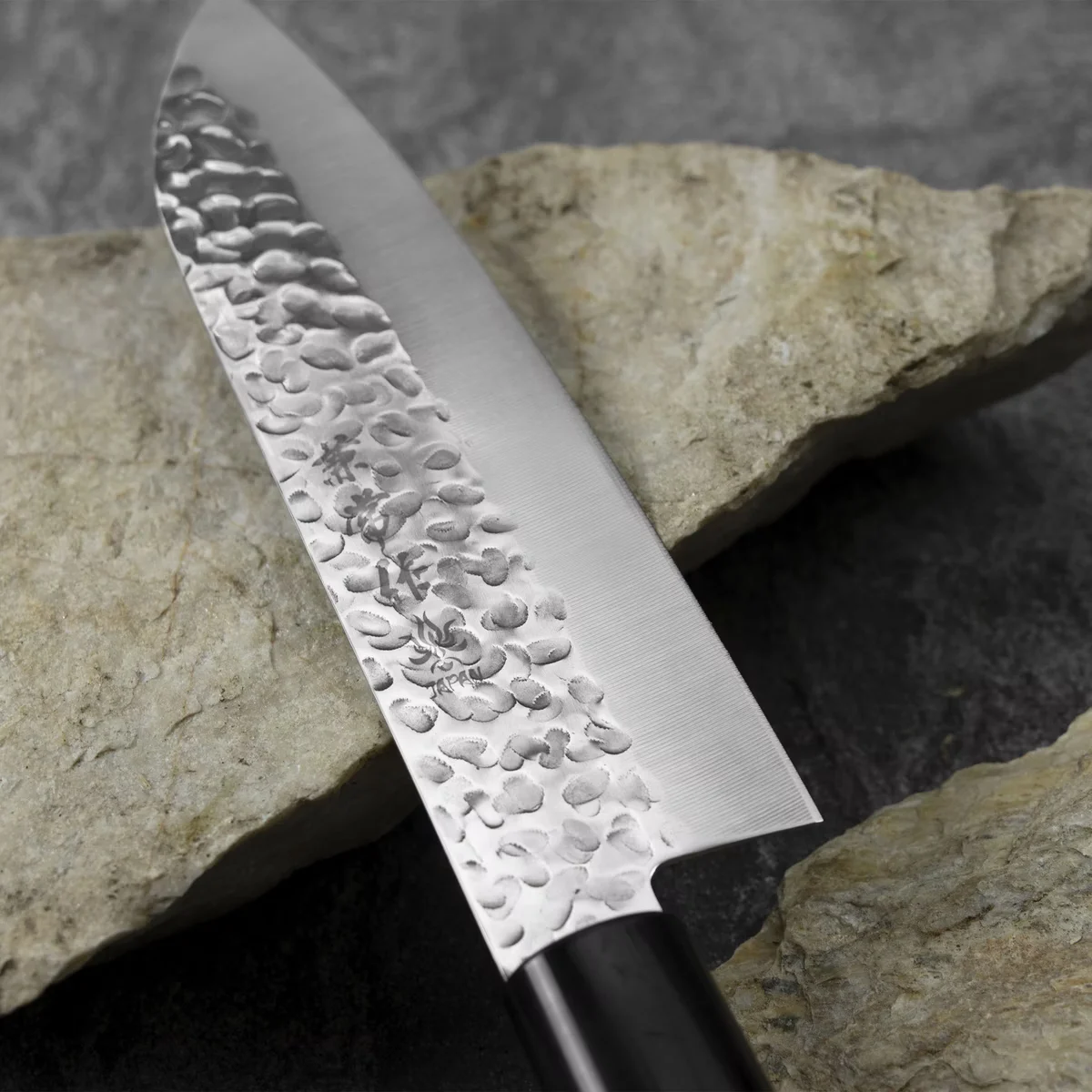 Kanetsune Seki 950 DSR-1K6 Nóż Santoku 16,5 cm — zdjęcie 3