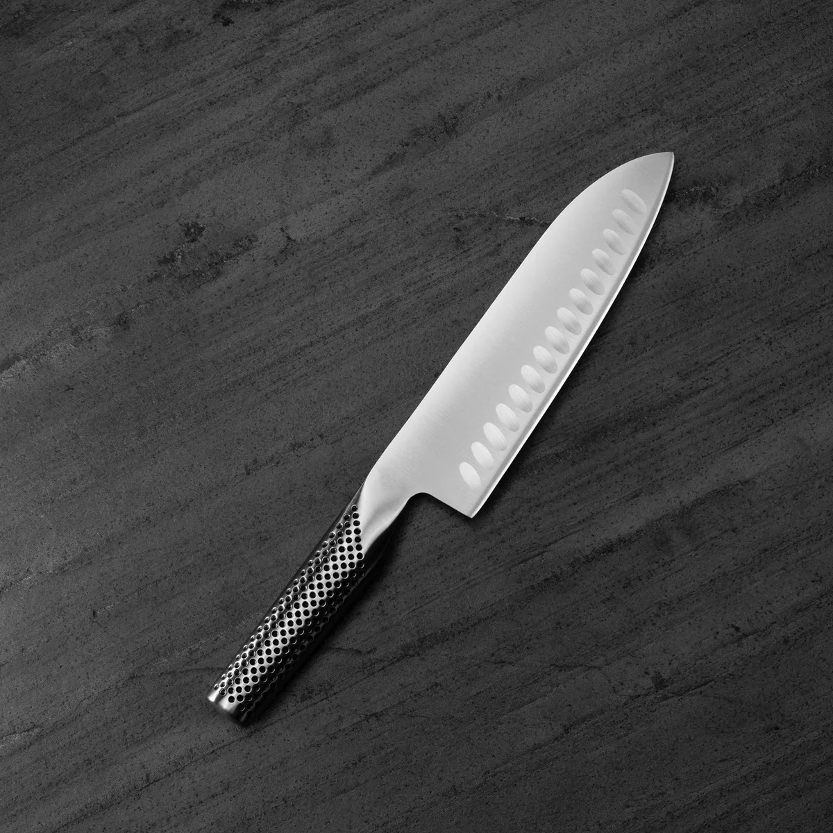 Global Nóż Santoku Żłobiony 18 cm G-80 — zdjęcie 5