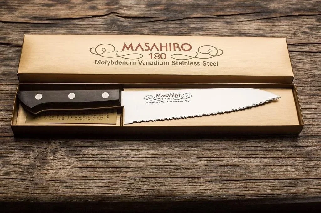 Masahiro BWH Nóż Szefa Kuchni z Ostrzem Ząbkowanym Wave Edge 18 cm — zdjęcie 2