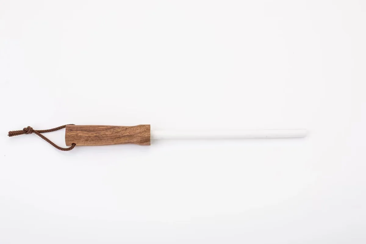 Ceramiczna ostrzałka ręczna Masahiro 20 cm — zdjęcie 2