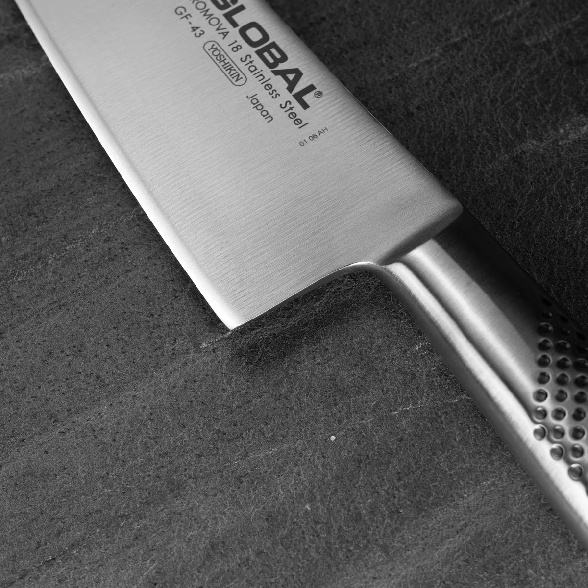 Global GF-43 Profesjonalny Nóż Nakiri do Warzyw 20 cm — zdjęcie 6