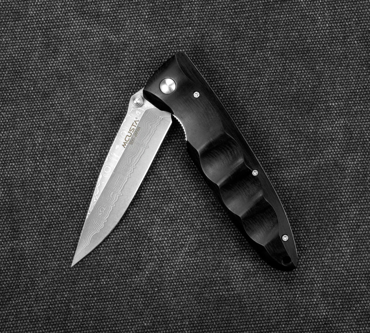 Mcusta Classic Wave Black Pakka Damascus VG-10 Nóż Składany 8,5 cm — zdjęcie 3