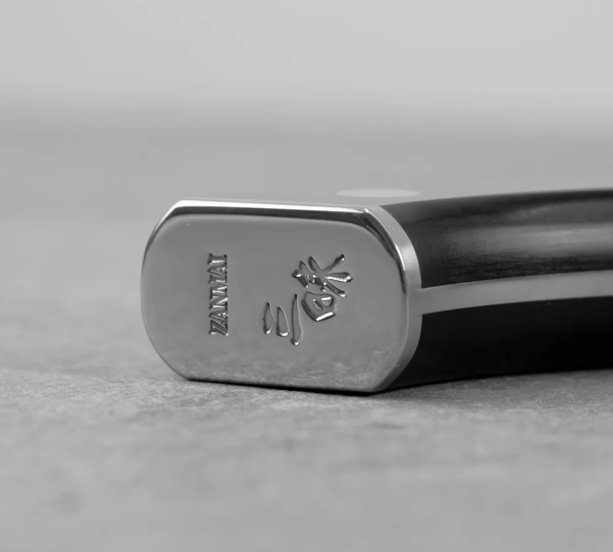 Mcusta Zanmai Classic Damascus VG-10 Pakka Nóż do Pieczywa 23 cm — zdjęcie 10