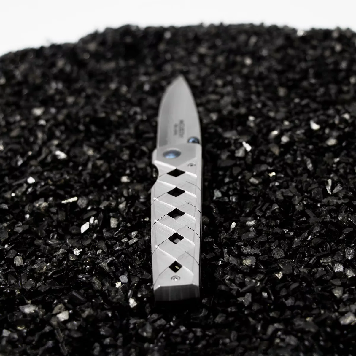 Mcusta Shinra Katana Nóż składany, ostrze VG-10 Damasceńska, 7 cm — zdjęcie 9