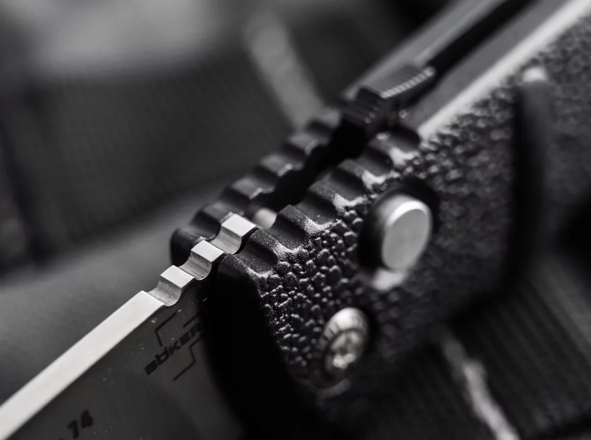 Nóż automatyczny Böker Plus AKS 74 Automatik S30V — zdjęcie 6