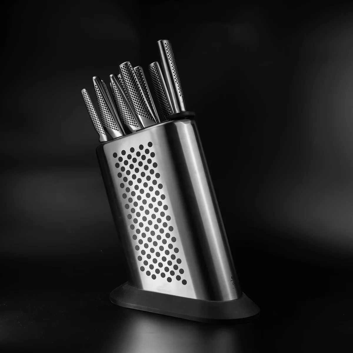 Global Zestaw 10 noży i ceramicznego musaka w eleganckim bloku w kropki, 11-częściowy — zdjęcie 3