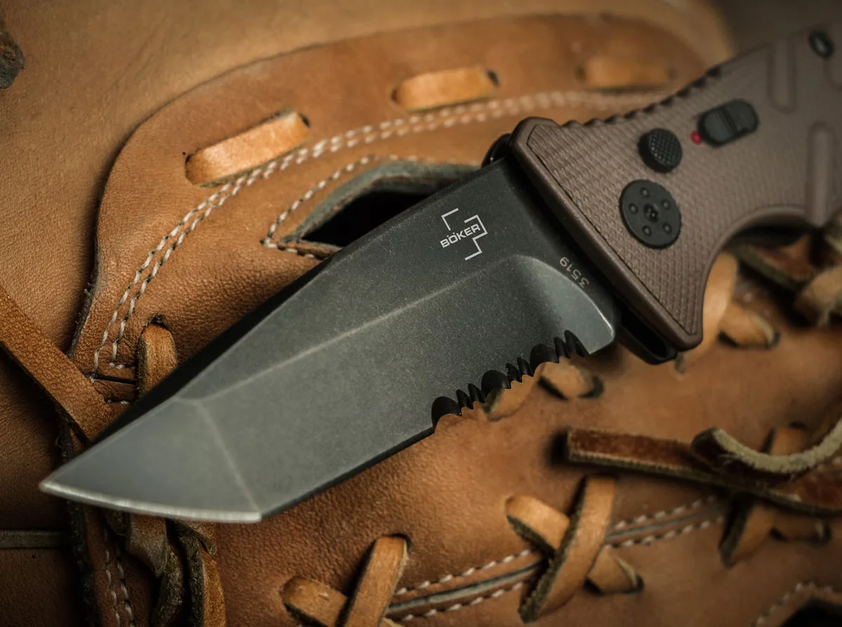 Nóż Böker Plus Strike Coyote Tanto — zdjęcie 5