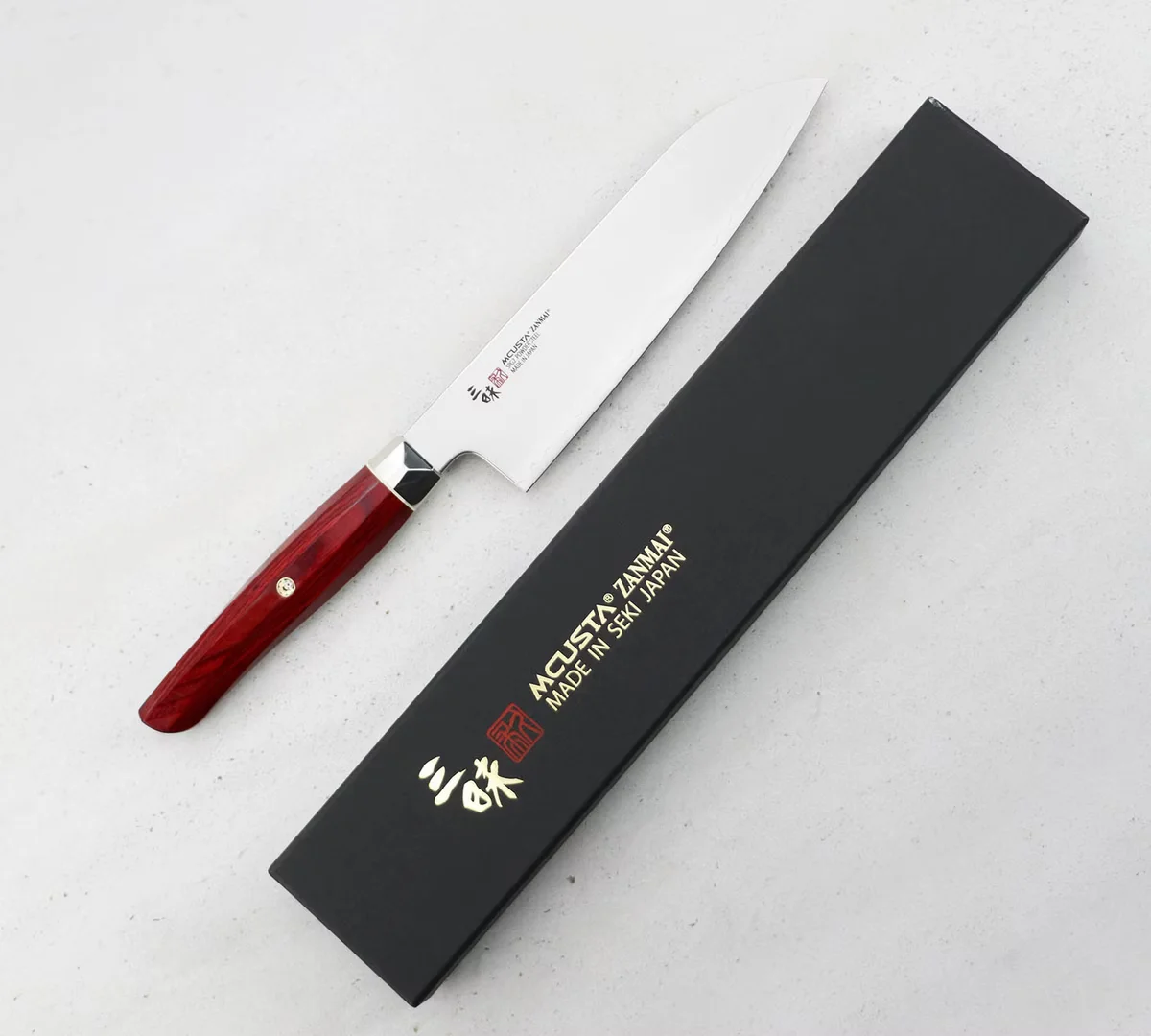 Mcusta Zanmai Red Revolution SPG2 Nóż Santoku 18 cm — zdjęcie 2