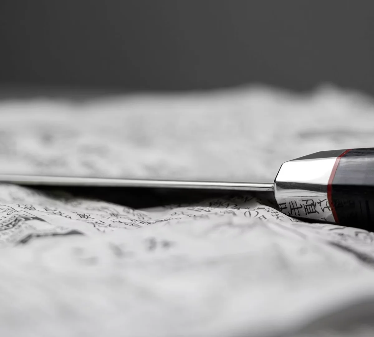 Mcusta Zanmai Revolution Nóż Santoku 15 cm ze stali SPG2 — zdjęcie 9