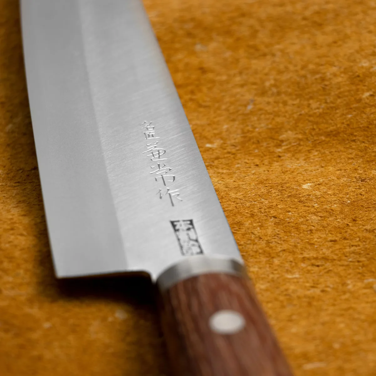 Kanetsune Seki 2000 Shiro-2/SUS410 Nóż Szefa Kuchni Gyuto 18 cm — zdjęcie 8