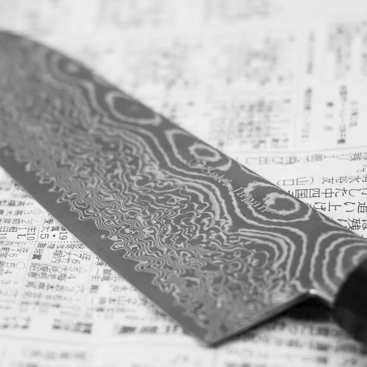 Kanetsune Namishibuki Nóż Santoku SG-2 18 cm z Saya — zdjęcie 6