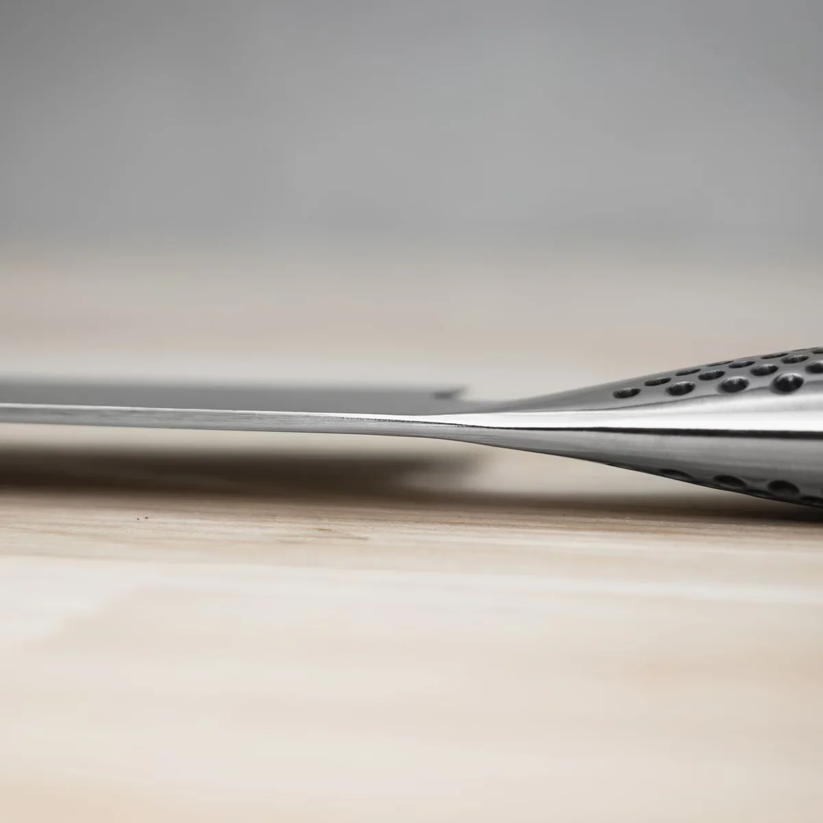 Global Zestaw Starter: Nóż Szefa Kuchni G-2 (20 cm) + Ostrzałka Wodna MinoSharp 220/BR — zdjęcie 8