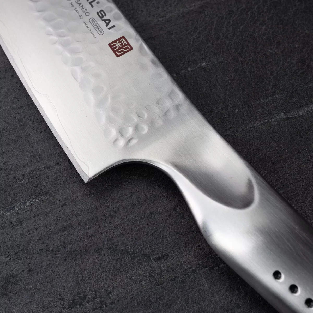 Global SAI Nóż Santoku 19 cm — zdjęcie 4