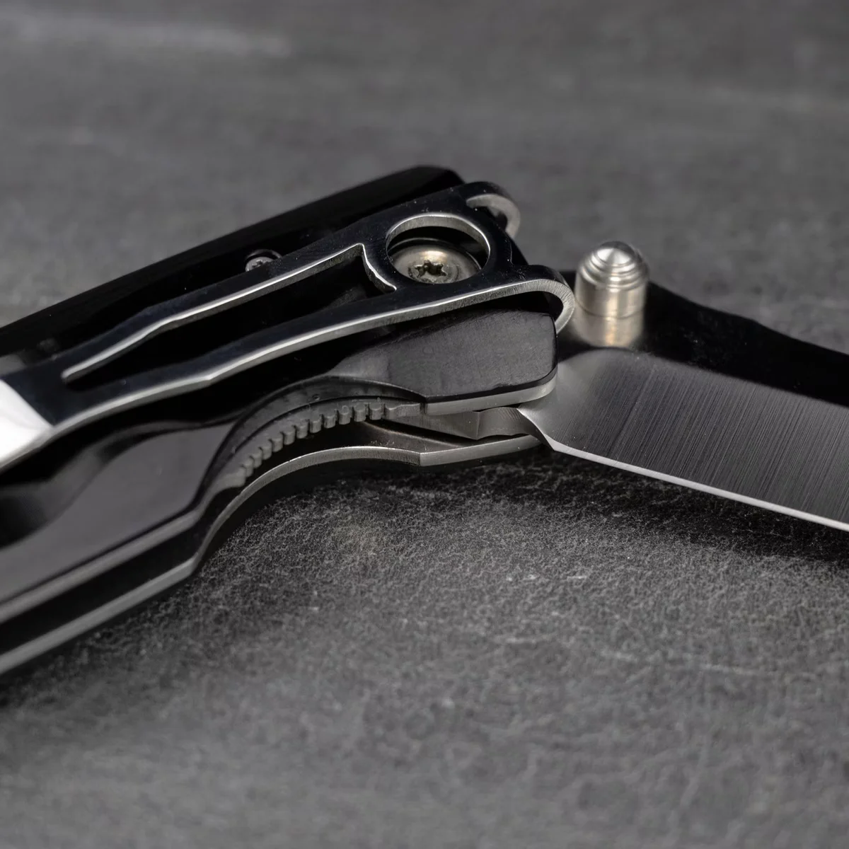 Mcusta Classic Wave Black Pakka VG-10 Nóż Składany 8 cm — zdjęcie 4
