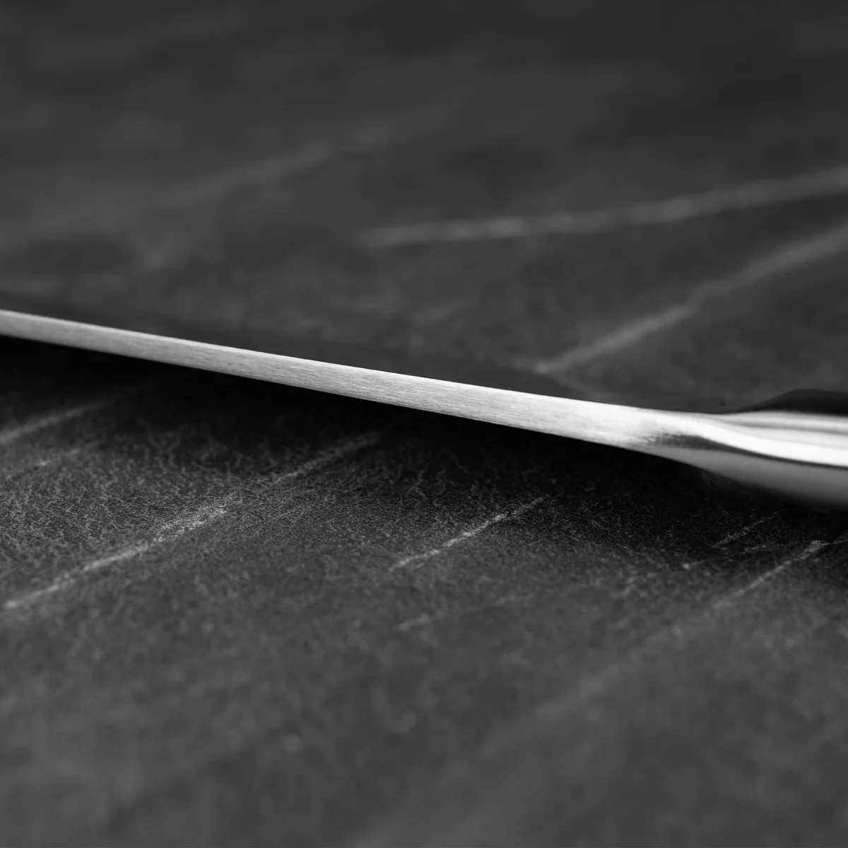 Global GF-99 Europejski Nóż Szefa Kuchni Żłobiony 20,5 cm — zdjęcie 8