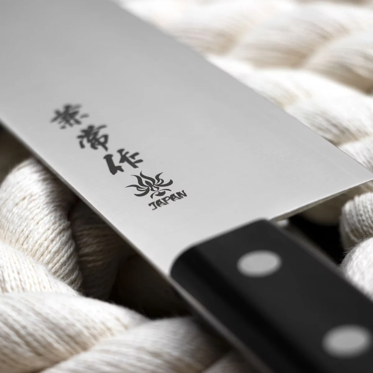 Kanetsune 5500 VG-2 Nóż Santoku 16,5 cm — zdjęcie 3