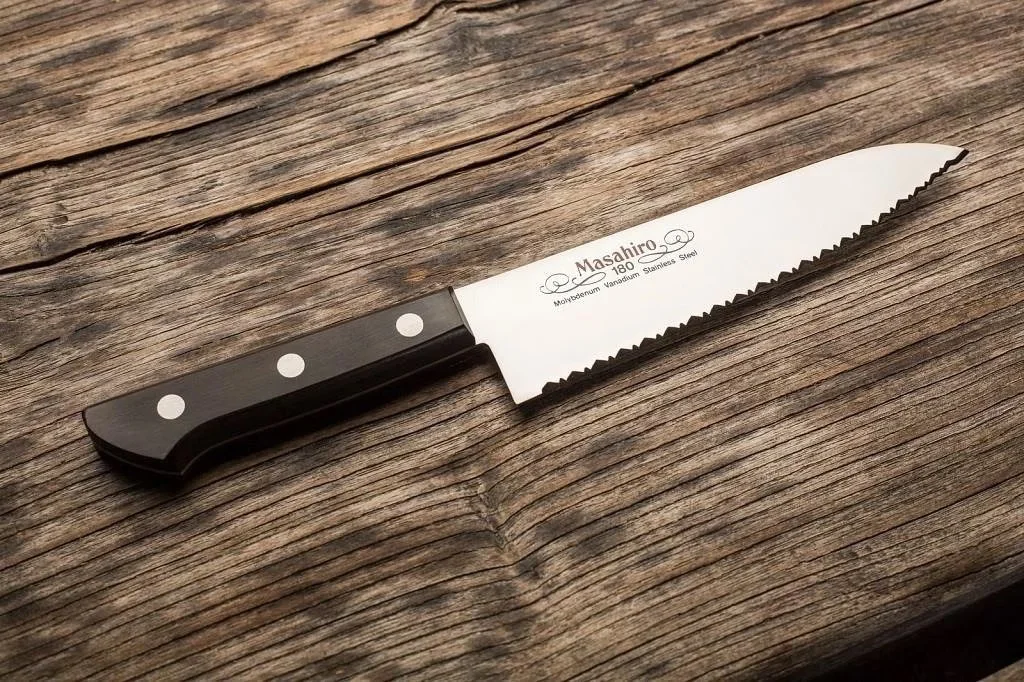 Masahiro BWH Nóż Szefa Kuchni z Ostrzem Ząbkowanym Wave Edge 18 cm — zdjęcie 5