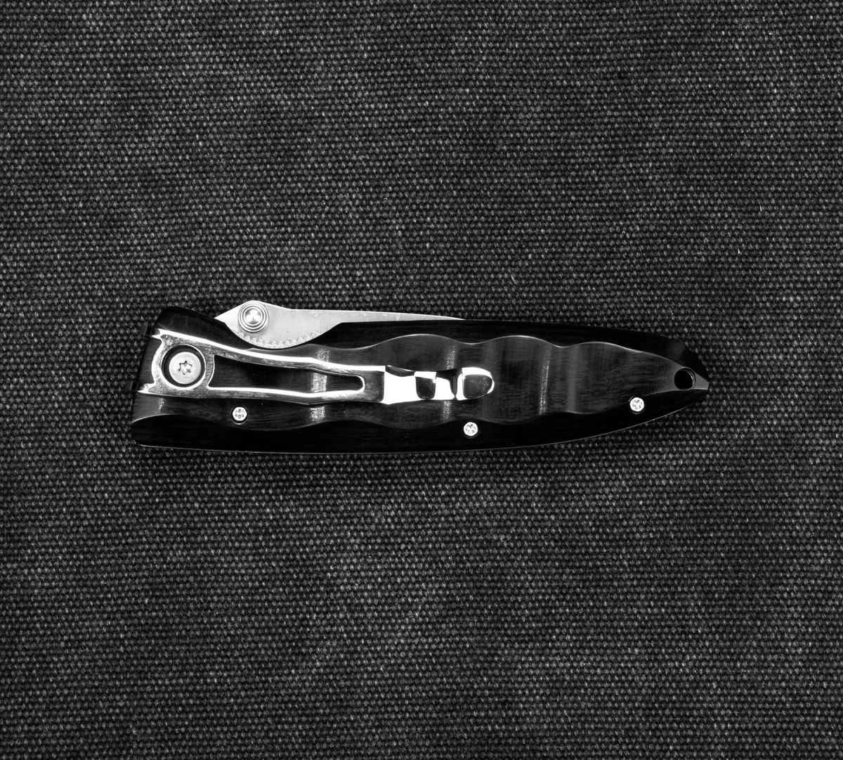 Mcusta Classic Wave Black Pakka Damascus VG-10 Nóż Składany 8,5 cm — zdjęcie 4