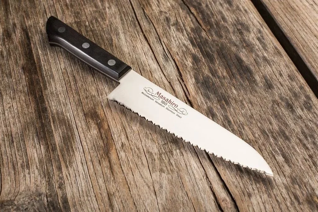 Masahiro BWH Nóż Szefa Kuchni z Ostrzem Ząbkowanym Wave Edge 18 cm — zdjęcie 7